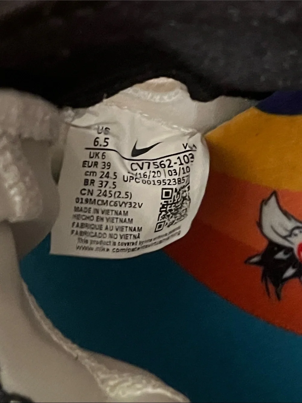 Space Jam x Nike LeBron 18 Low 'Sylvester x Tweety' (Style: CV7562-103) COA